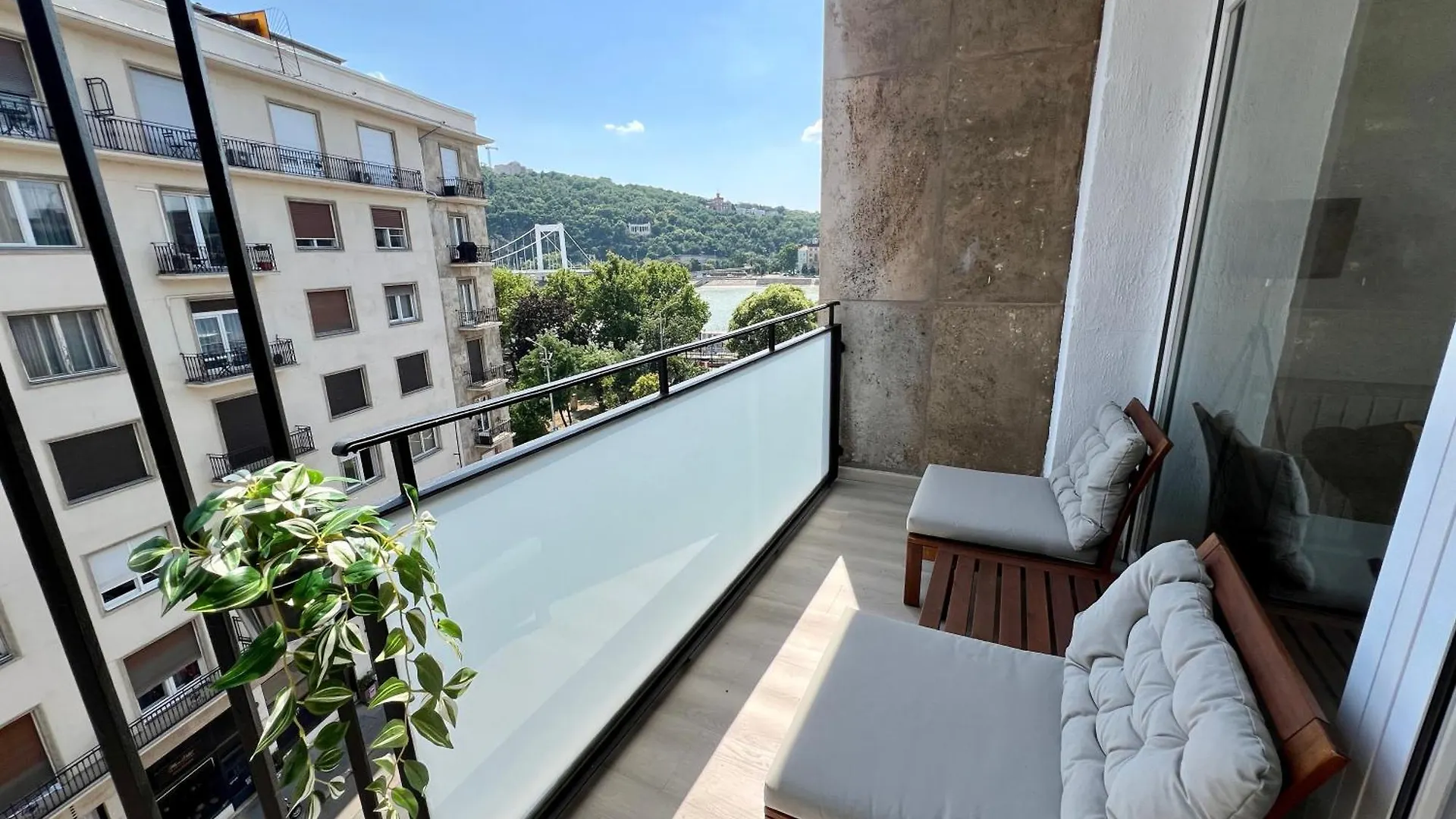 Golden Studio At Erzsebet Bridge Budapest Lejlighed